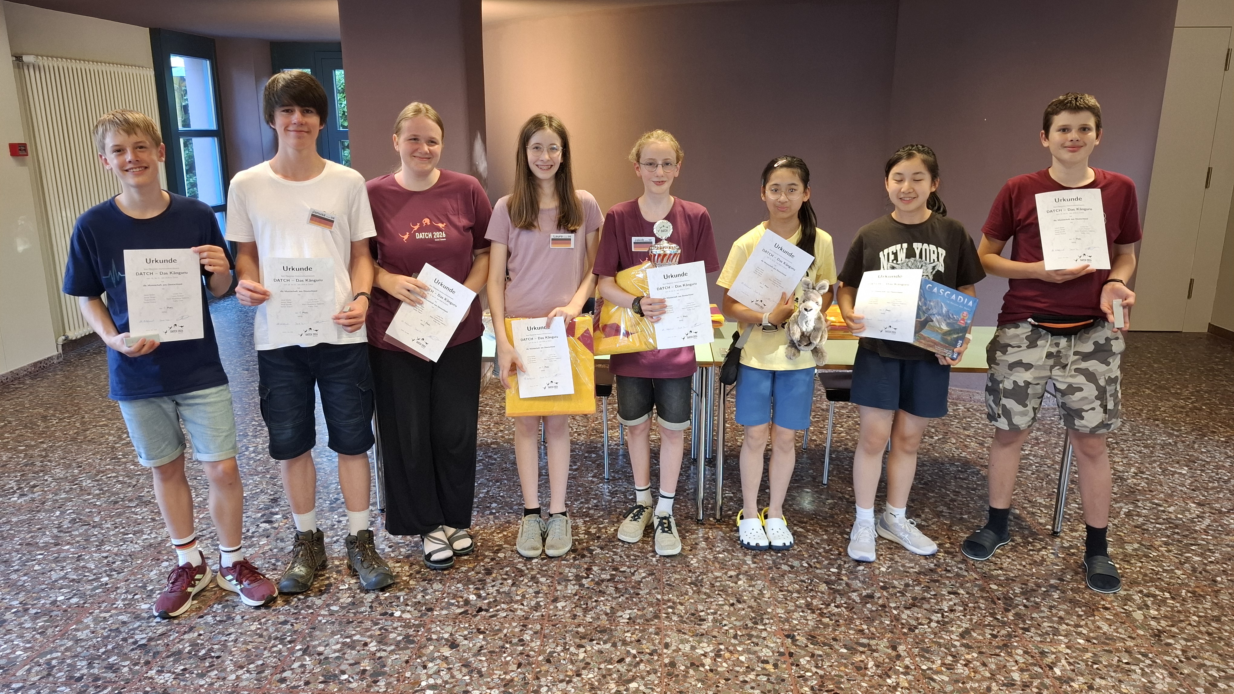Siegerteam mit Wanderpokal